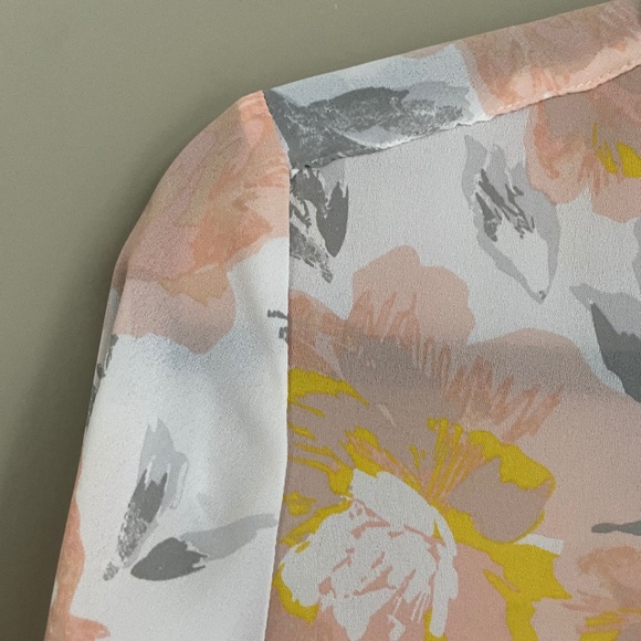 Banana Republic Floral Blouse - Picture 6 of 9